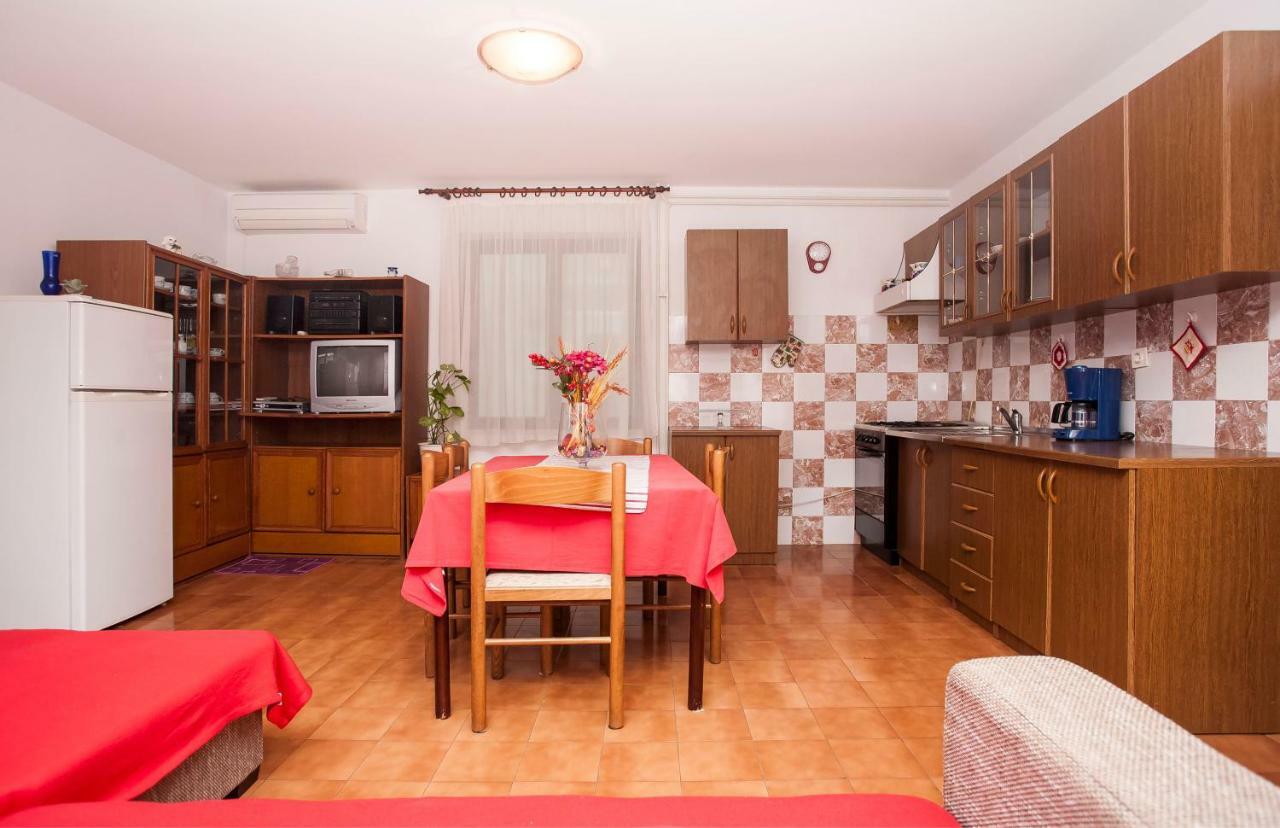 Apartment Regina Rovinj Exterior foto